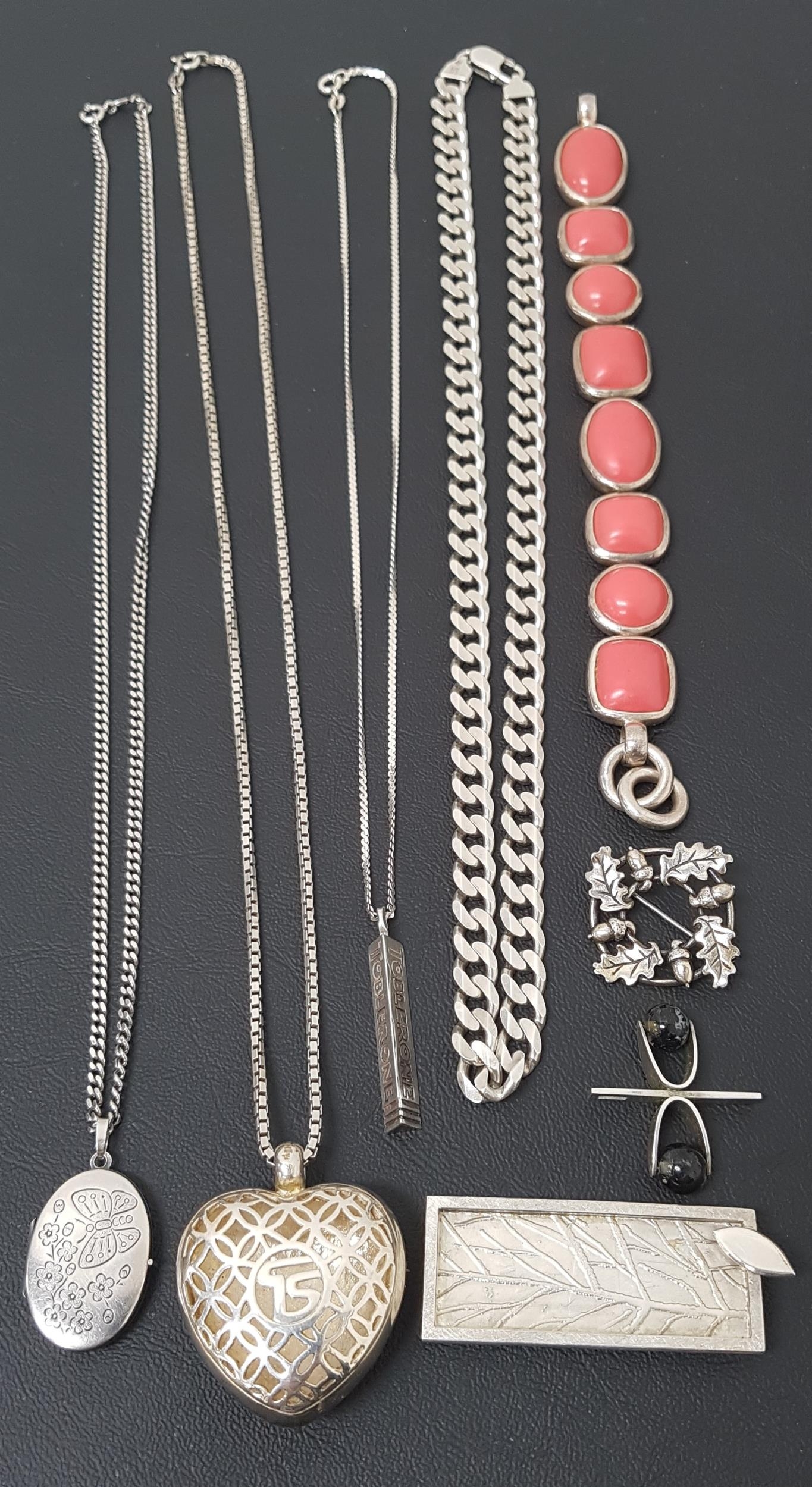 SELECTION OF SILVER JEWELLERY comprising a Finnish glass bead set pendant by Kultaseppa Salovaara