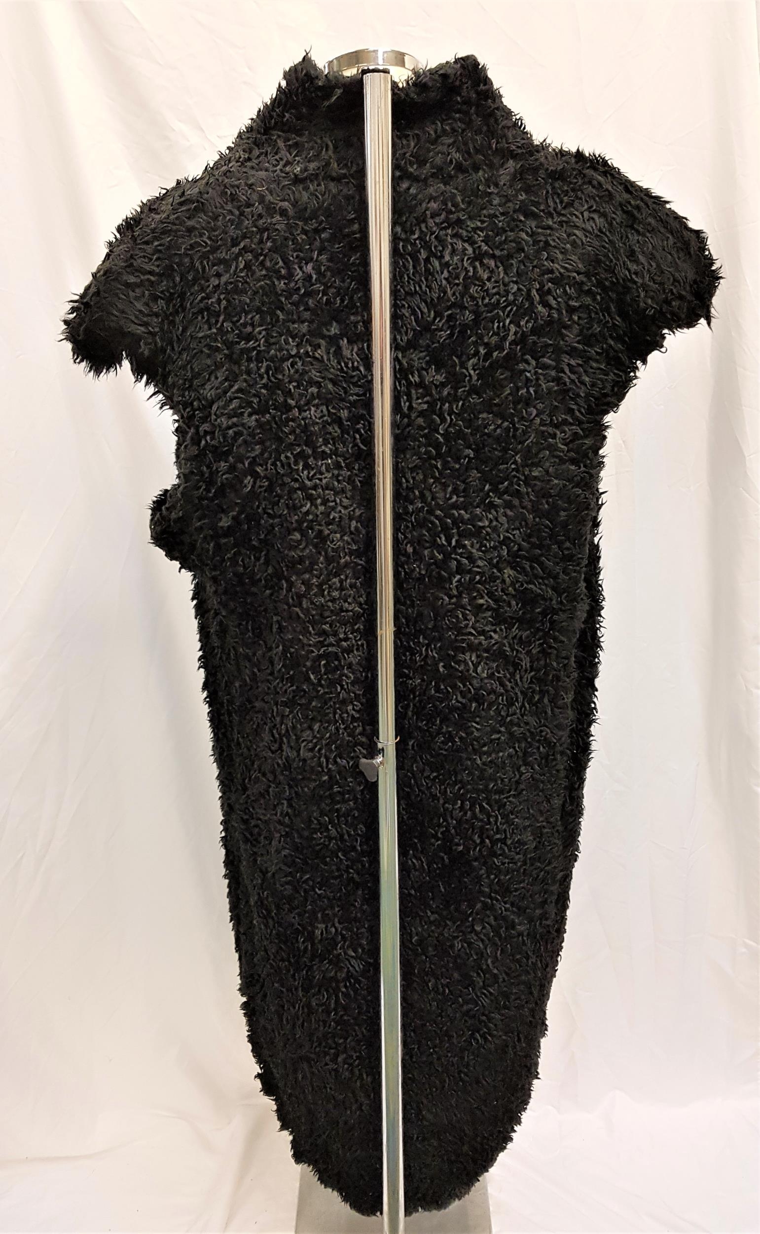 THE FLINTSTONES (1994/2000) - MEN'S FAUX FUR COSTUME the large black faux fur sleeveless coat with a - Image 2 of 5