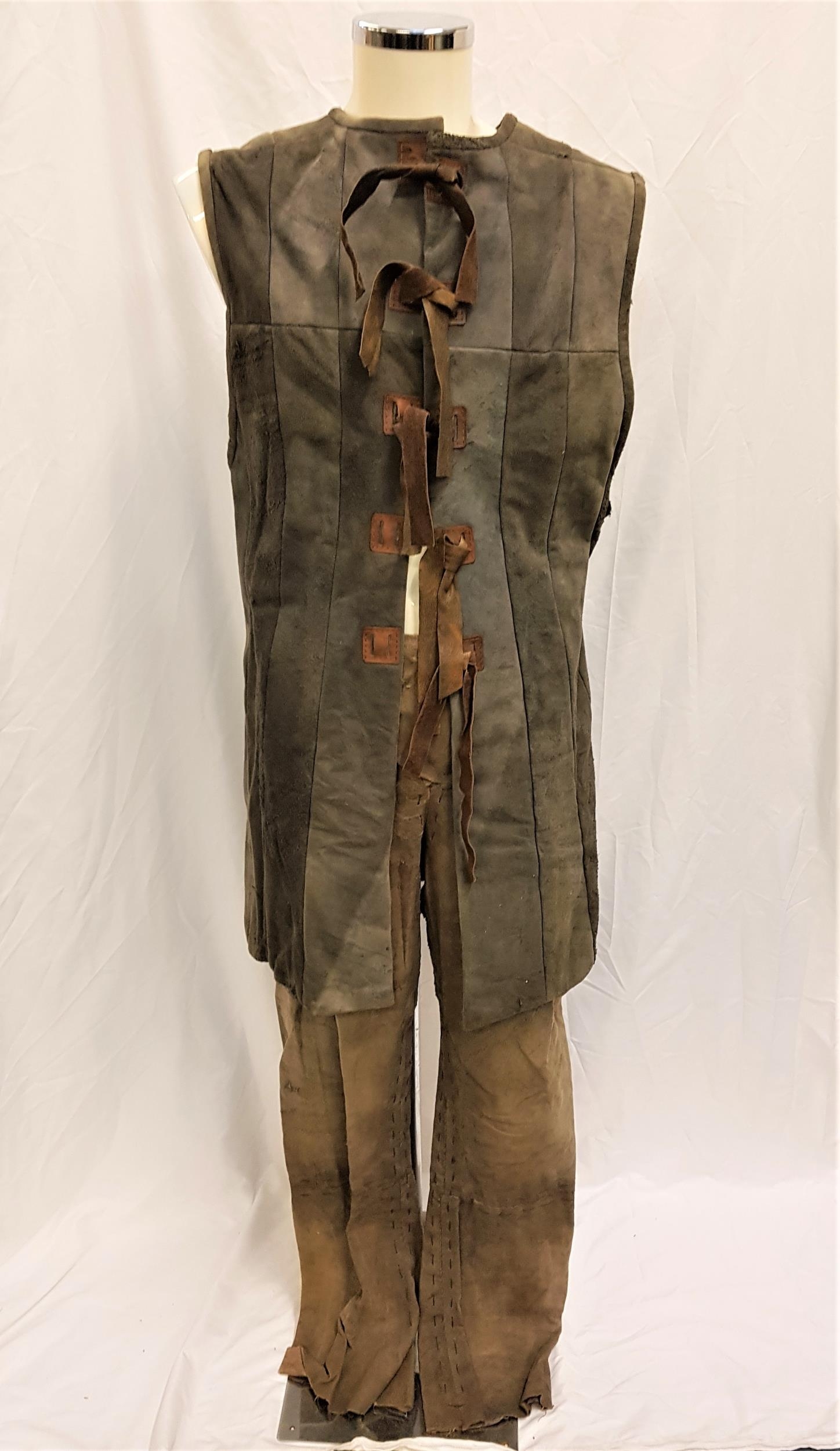 KINGDOM OF HEAVEN (2005) - BALIAN DE IBELIN'S HANDMADE 6 PIECE OUTFIT INCLUDING SHOES - PLAYED BY - Image 4 of 8