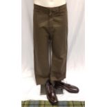 ALONG CAME POLLY (2004) - REUBEN'S SCREENWORN PANTS & SHOES - PLAYED BY BEN STILLER Banana