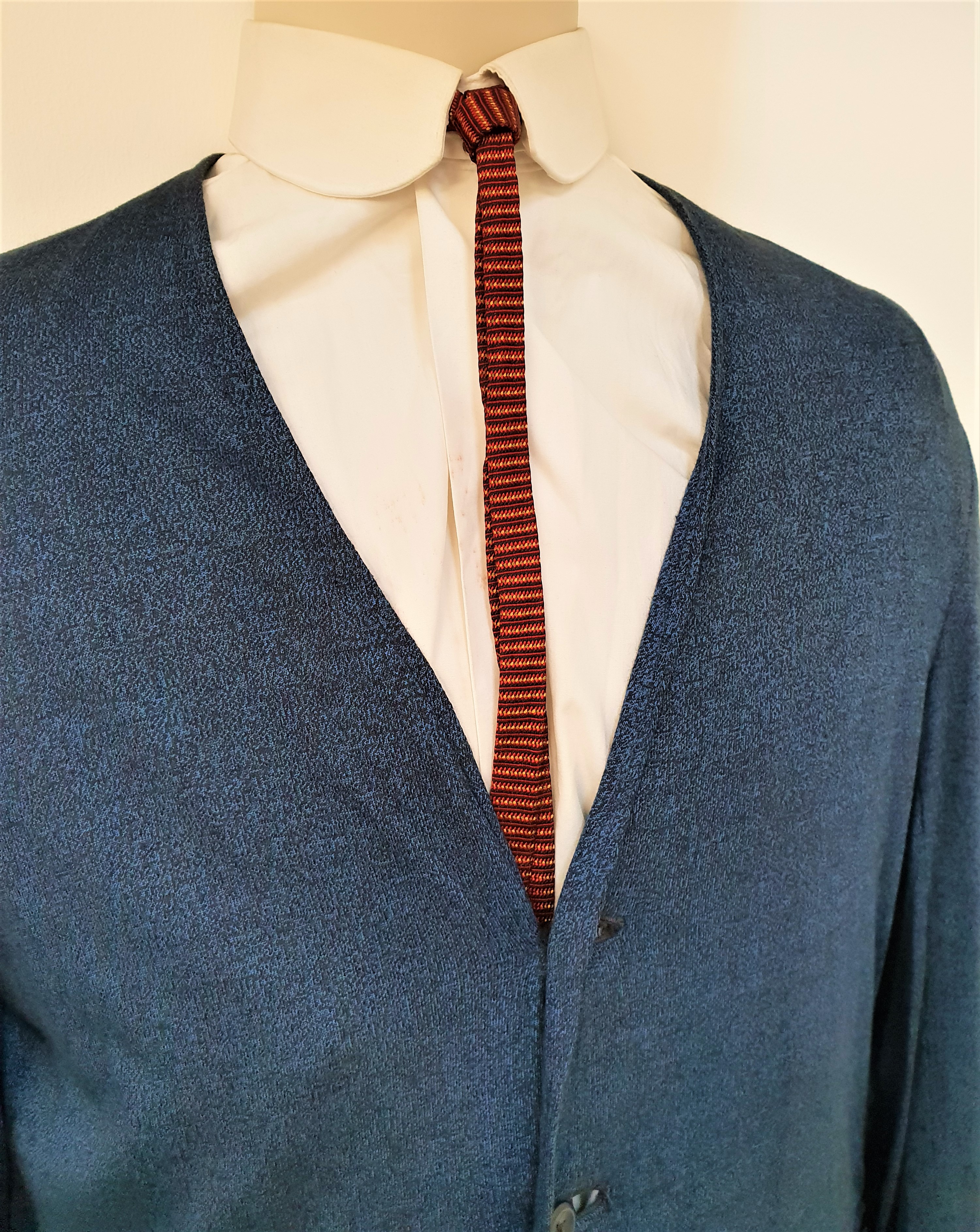 THE BEATLES - RINGO STARR'S SUIT, SHIRT AND TIE the collarless four button jacket in blue jersey - Image 3 of 8