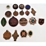 GOOD SELECTION OF VINTAGE BADGES AND MEDALS RELATING TO GLASGOW AND OTHER SCOTTISH CITIES some