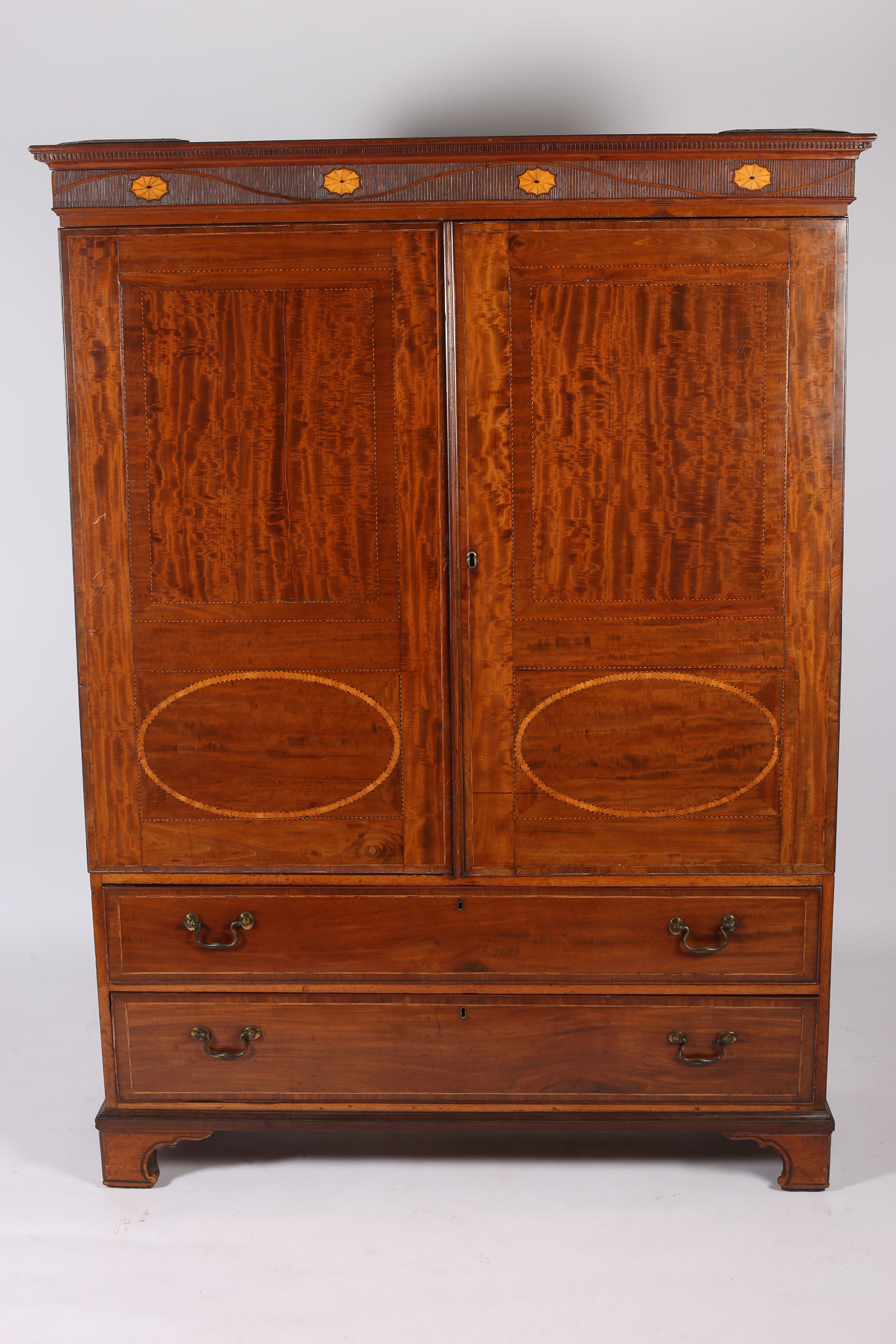 A FINE 19TH CENTURY SHERATON DESIGN MAHOGANY AND SATINWOOD INLAID WARDROBE