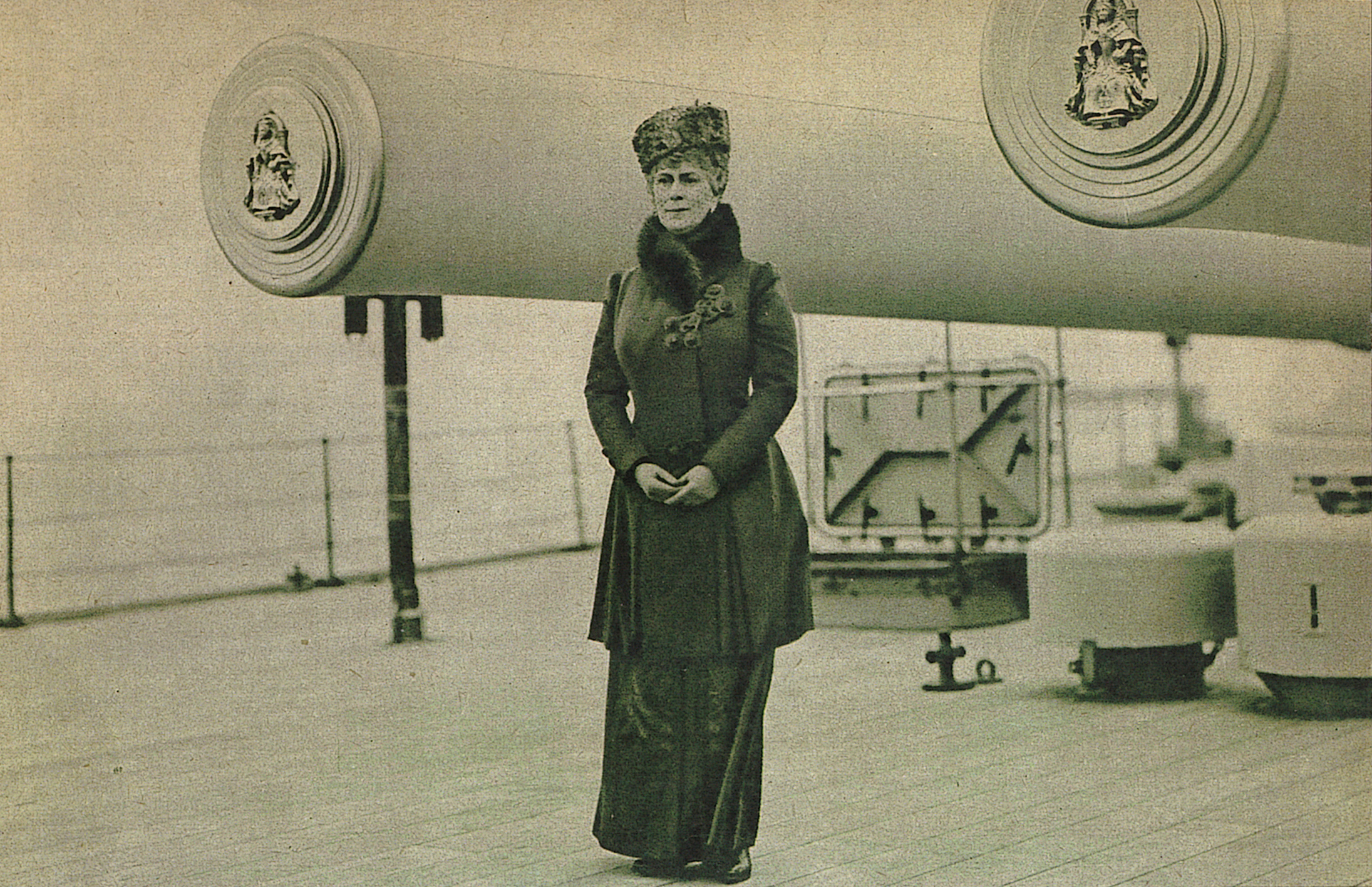 HMS Queen Elizabeth, flagship at Gallipoli, 15" gun tompion mount, a cast-brass figure of - Image 2 of 3