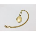 A 9ct gold belcher chain and locket, chain measuring 18 inches in length, locket has Celtic key