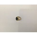 A 9ct gold gents signet ring, gross weight approximately 5.9g