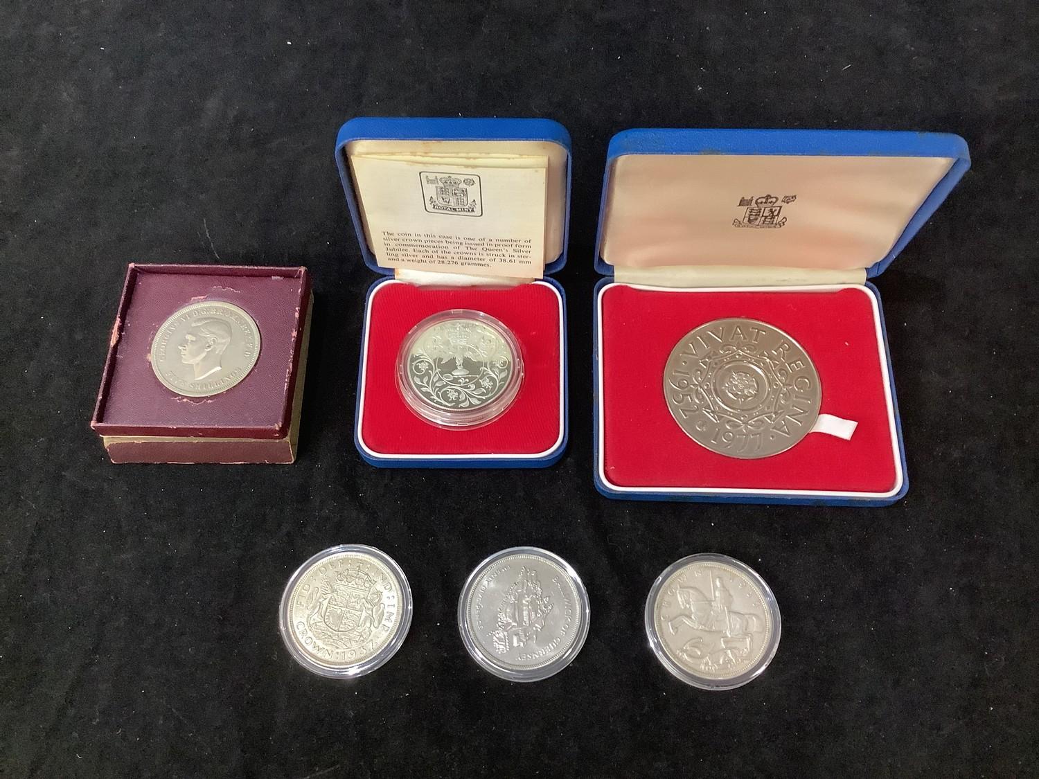 Various commemorative medals including ERII 1977 Silver Jubilee, HM on Throne, 57mm, EF with lustre, - Bild 2 aus 4