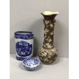 An Ironstone Victoria pattern blue and white umbrella stand (af), together with a large Oriental