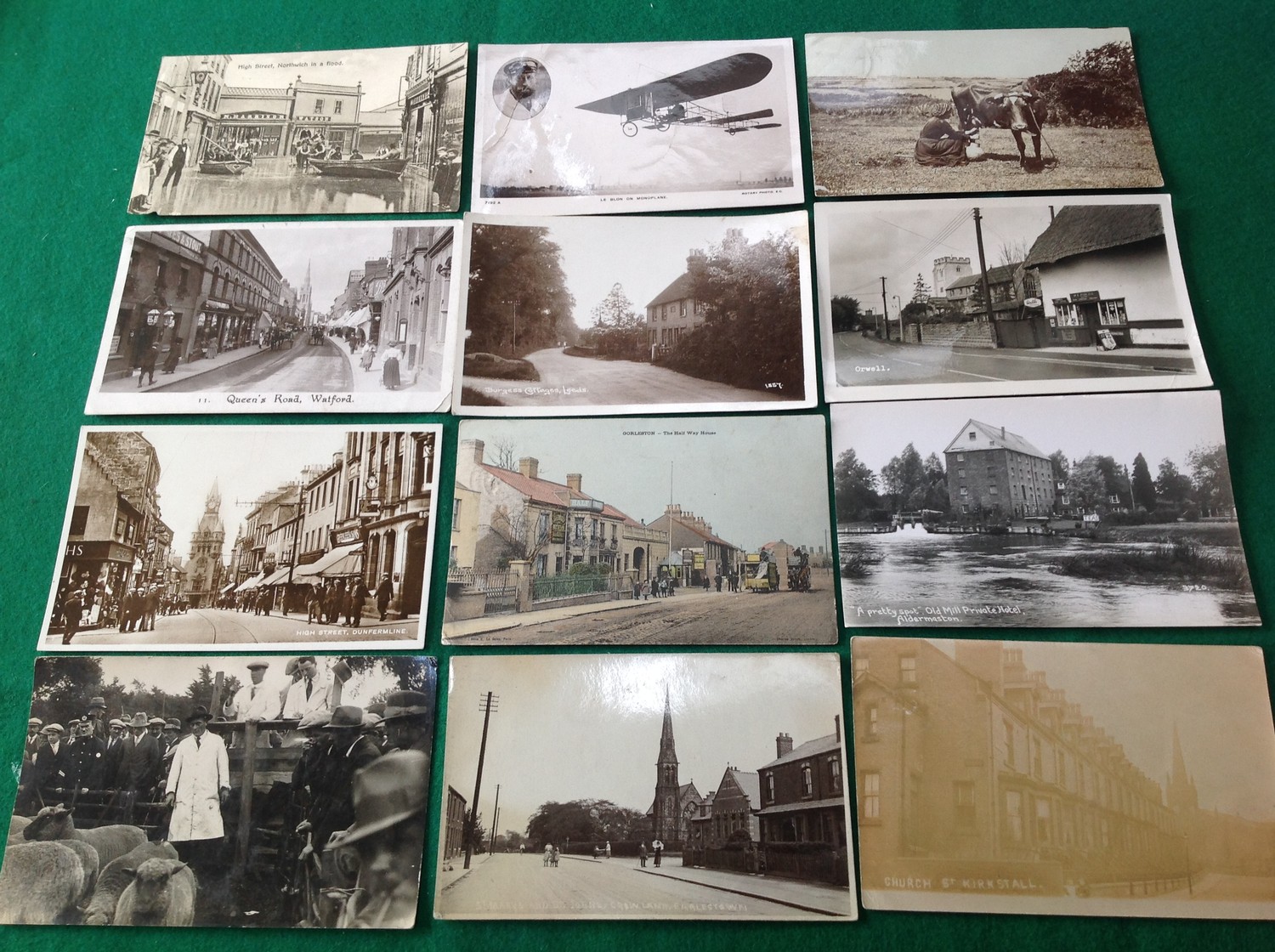 Approximately130 standard-sized postcards - mainly British topographical cards, but with a few - Image 4 of 4