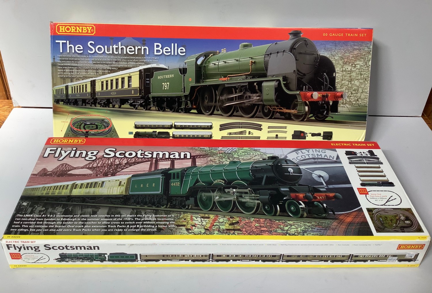 Hornby 00 gauge train set The Southern Belle R1118 together with the Flying Scotsman R1039 00