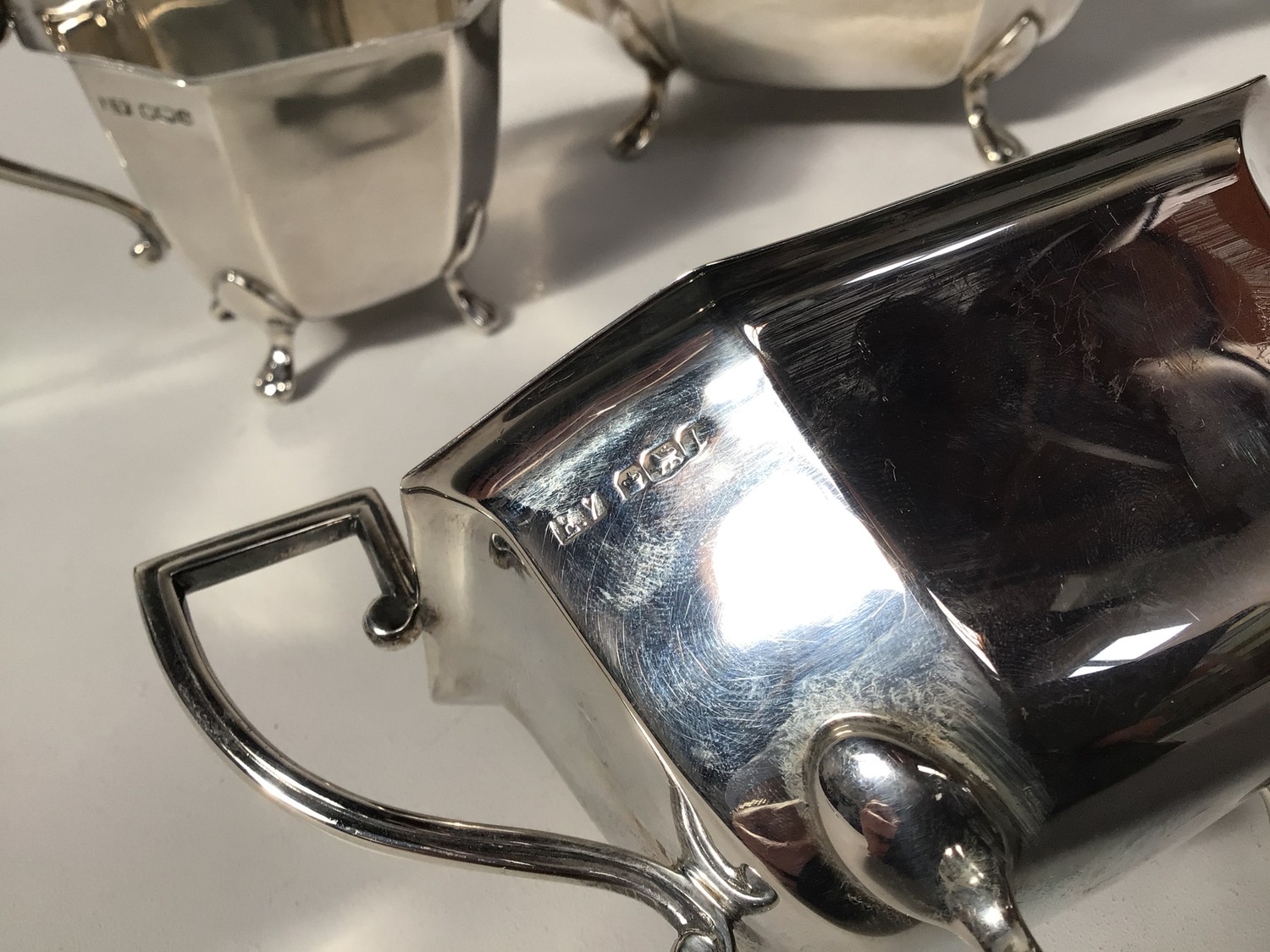 A three-piece silver tea set by Viner's Ltd, of octagonal form, comprising teapot, two-handled sugar - Image 2 of 2