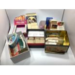 A large quantity of loose cigarette cards including Wills, John Player etc, various collector's