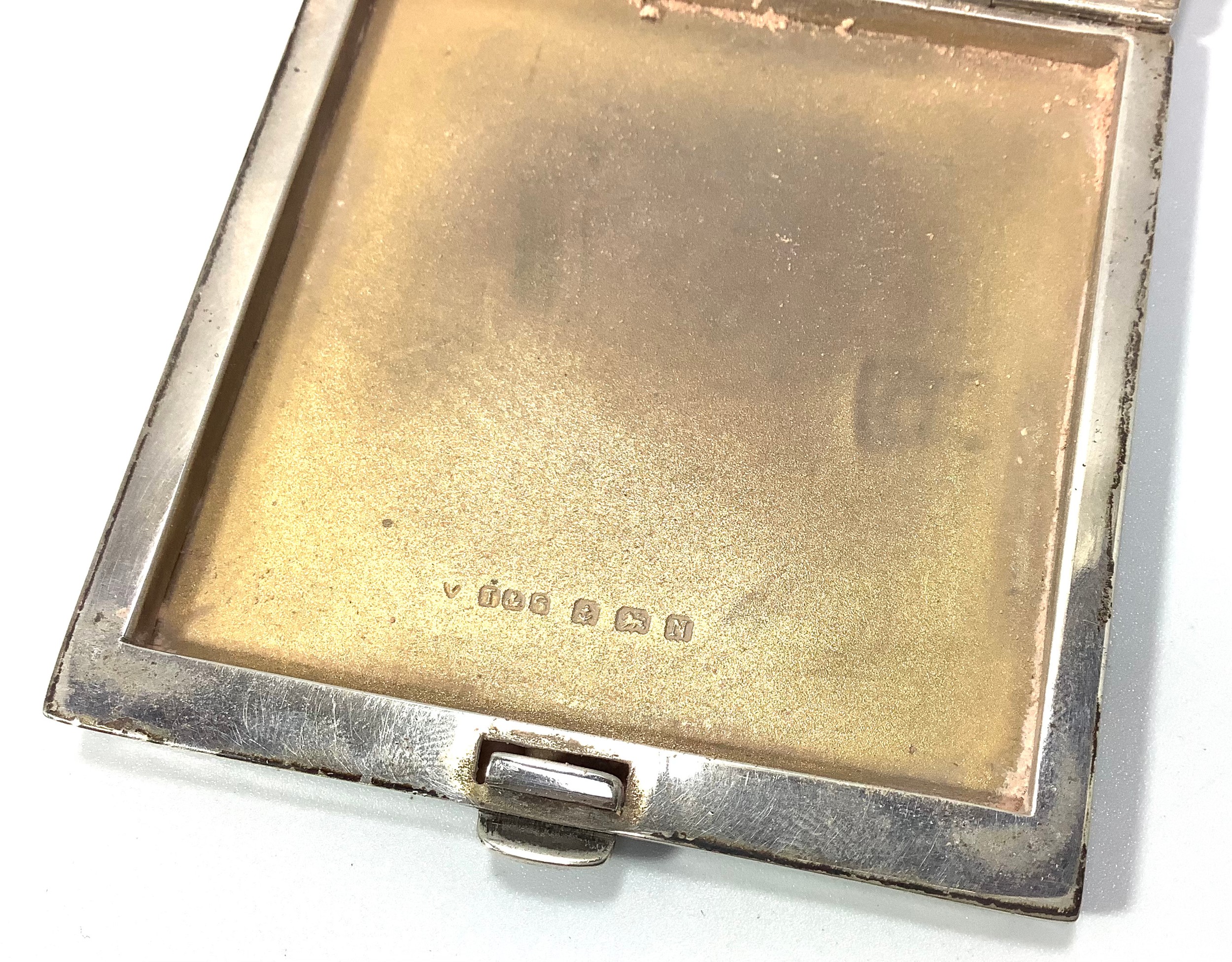 A silver compact by E J Trevitt & Sons, Hallmarked Birmingham, 1937 and a small octagonal trinket - Image 4 of 5