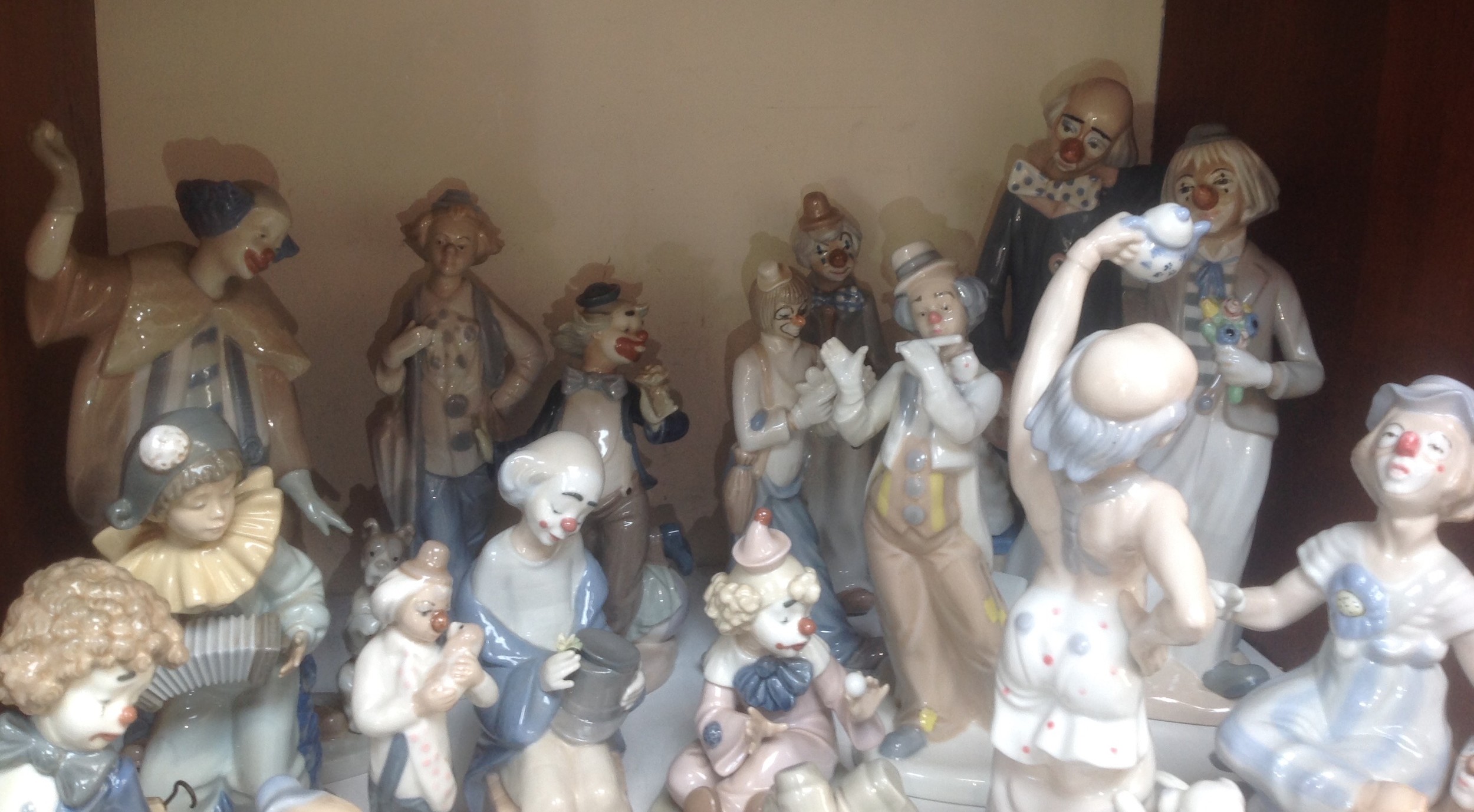 A 'Shudder' of Spanish porcelain clowns / pierrot including a large Casades figure group of three - Image 2 of 2