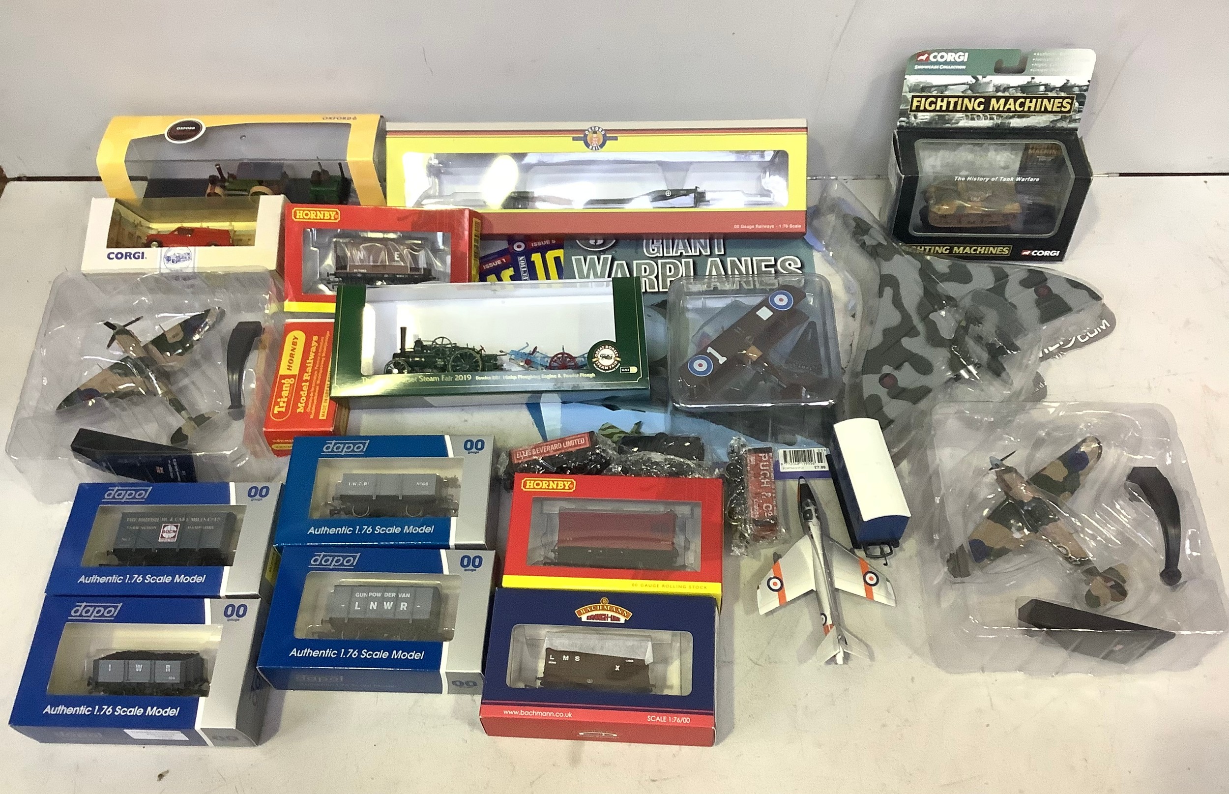 A collection of various boxed models including Dapol Isle of Wight Central Railway No.68, No. 104