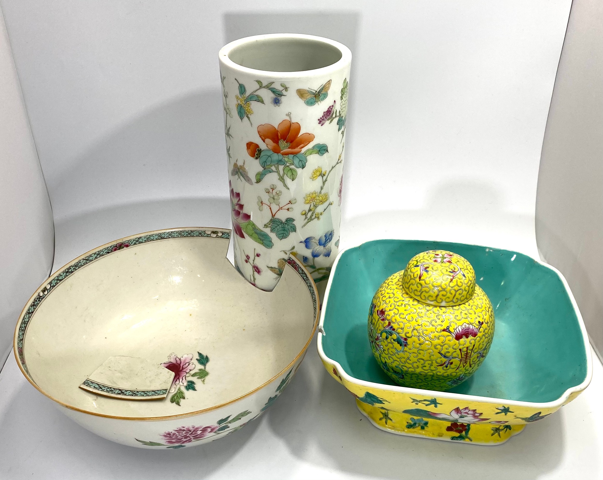 A Chinese porcelain ginger jar and cover and a raised square dish painted in famille Juan, (dish a/