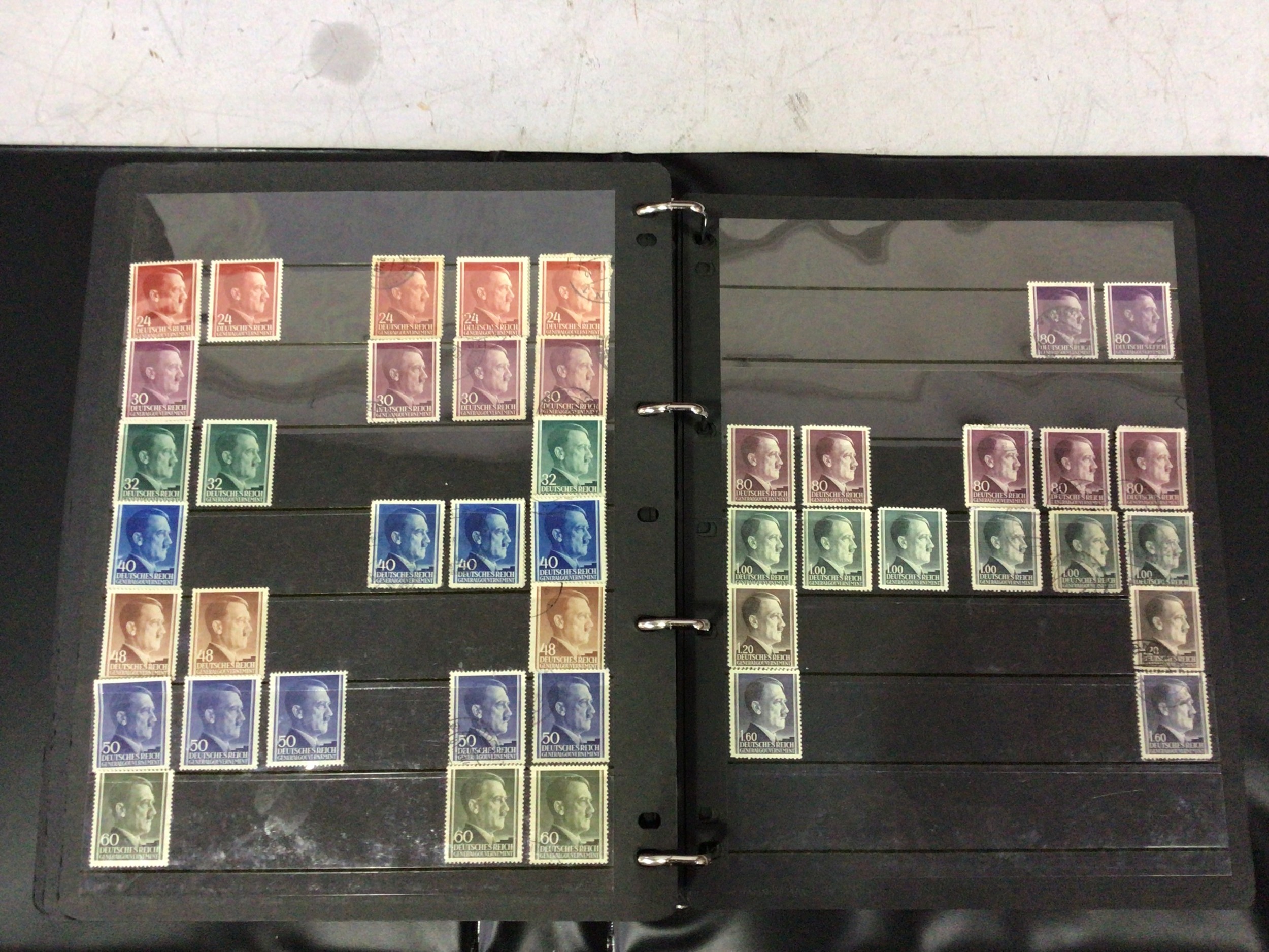 An extensive collection of Poland stamps, um/m and used, in stock cards comprising 16 ring-binder - Bild 9 aus 13