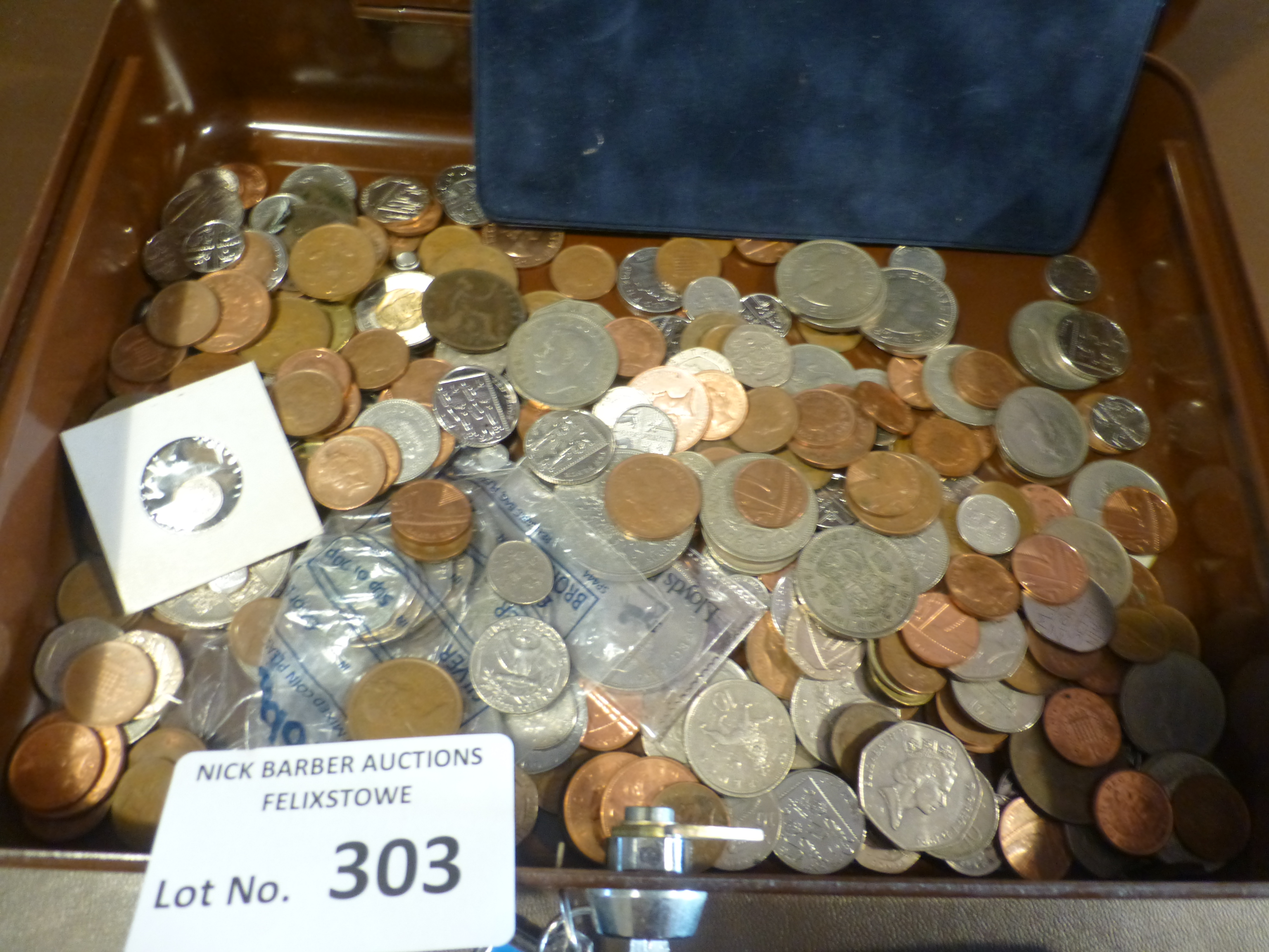 Coins : Old fashioned cash tin with mostly modern - Image 2 of 3
