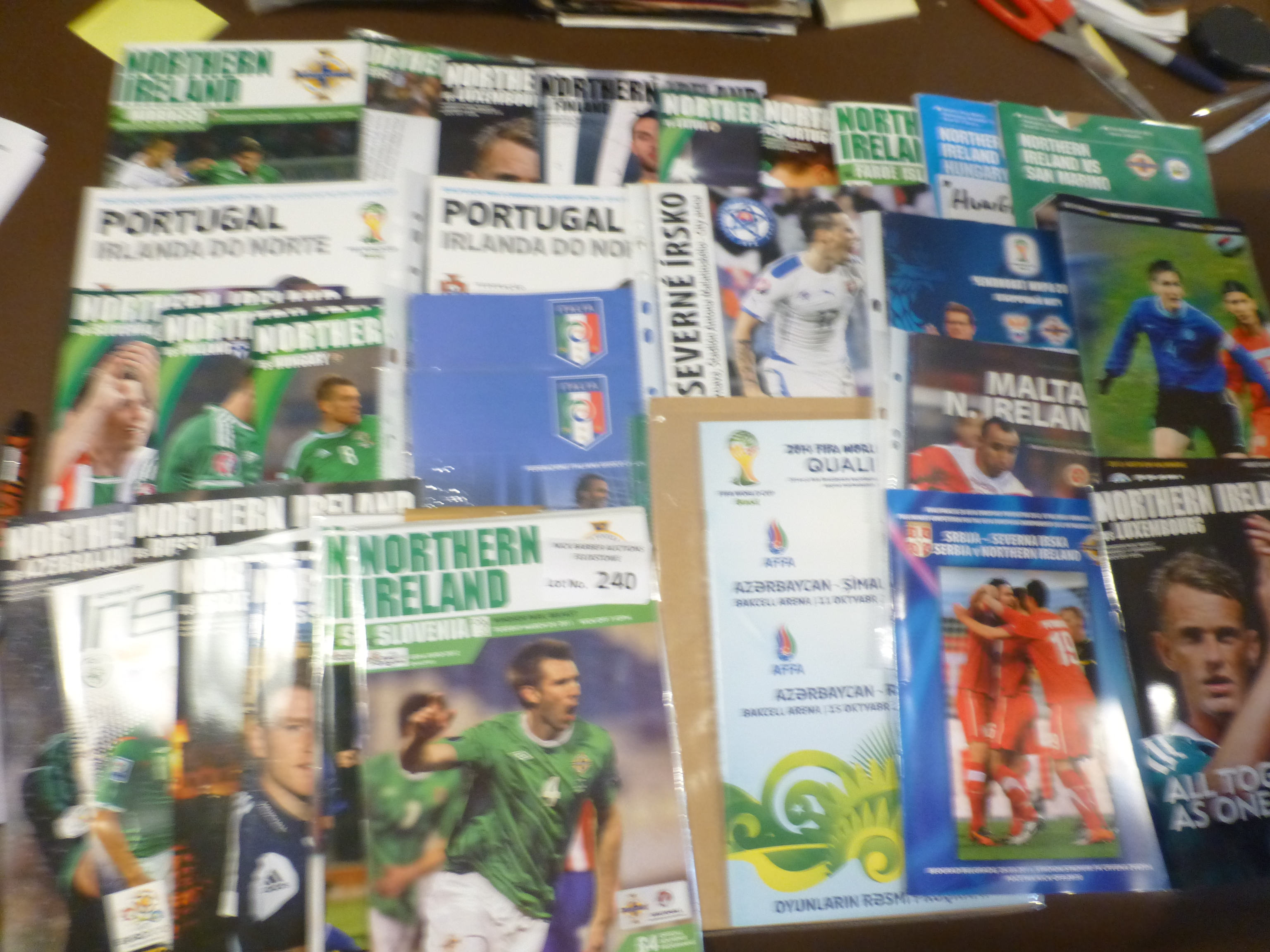 Football : Northern Ireland programmes modern issu