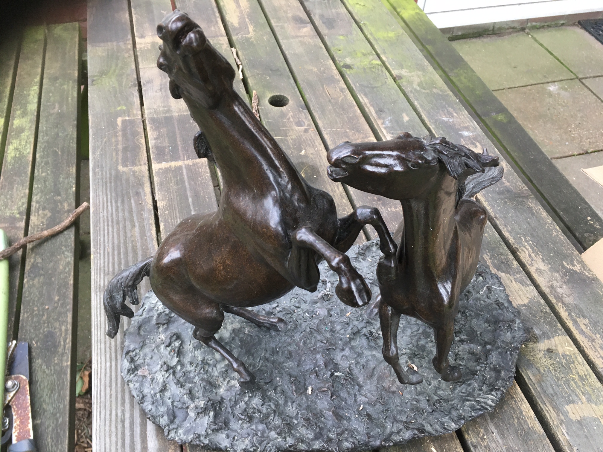 Collectables : 2 horses bronze - stands approx 18"