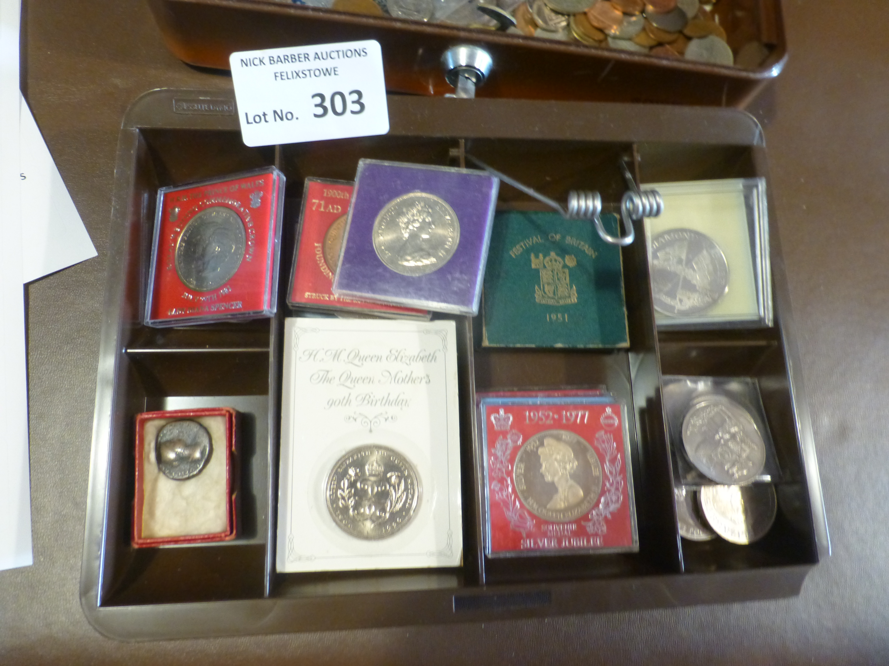 Coins : Old fashioned cash tin with mostly modern - Image 3 of 3