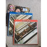 Records : BEATLES 1962/66-1967/70 albums in red/bl