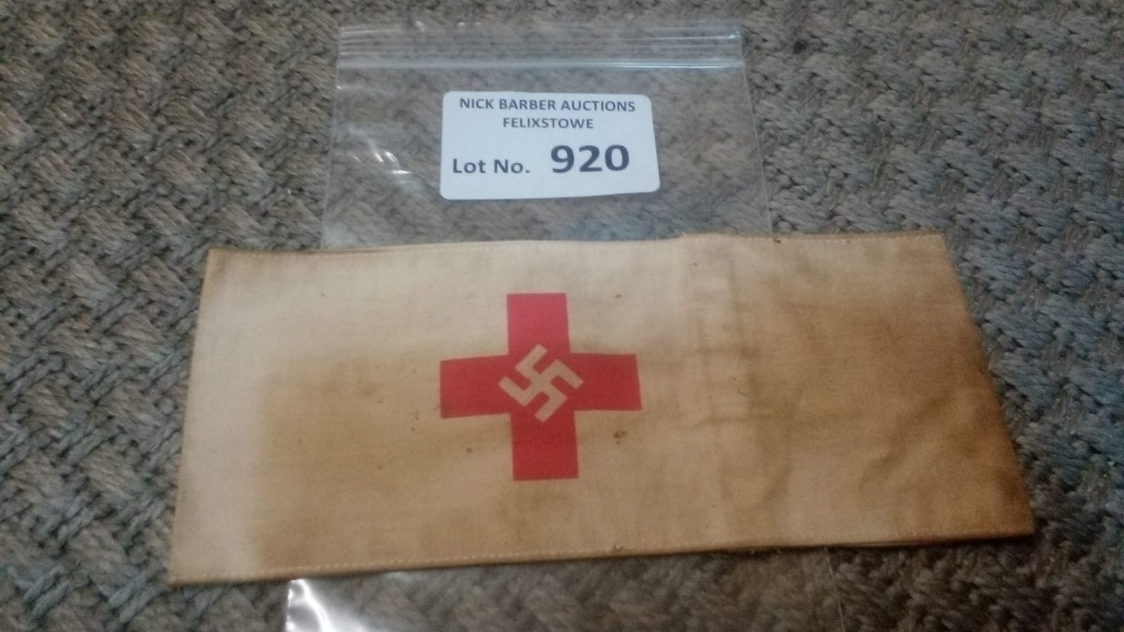 Militaria : German WW2 armband, just service wear,
