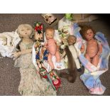 Collectables : Dolls - vintage collection of dolls