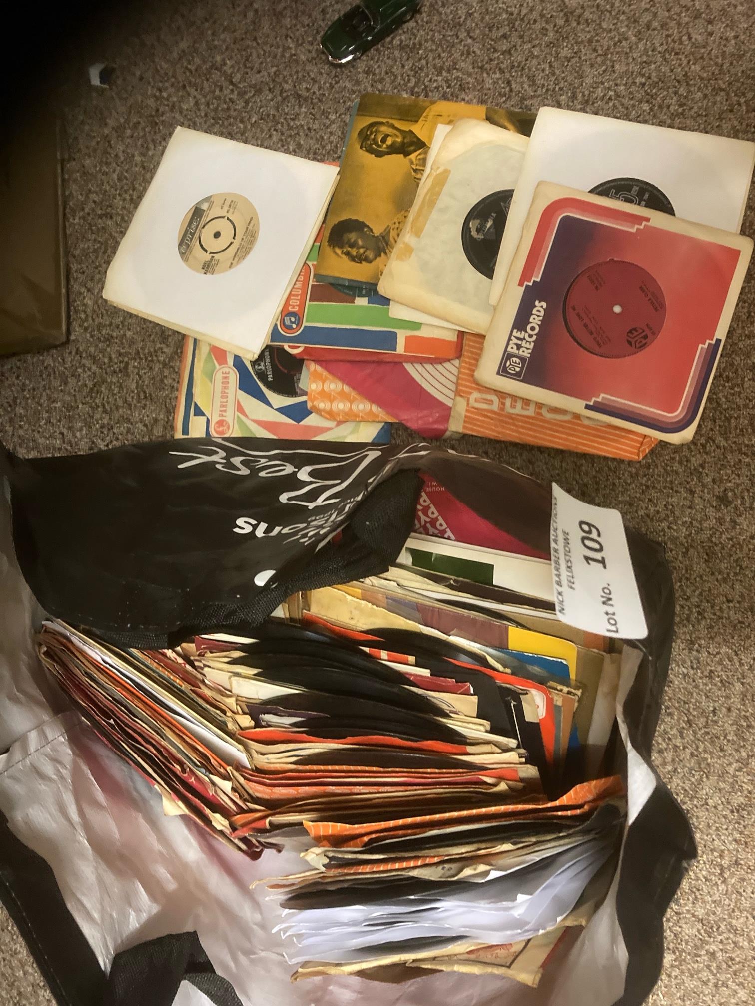 Records : A large bag of 250 7" singles nice lot i