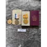 Militaria : Queens Golden Jubilee medal in box of