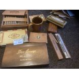 Collectables : Cigars & boxes includes several emp