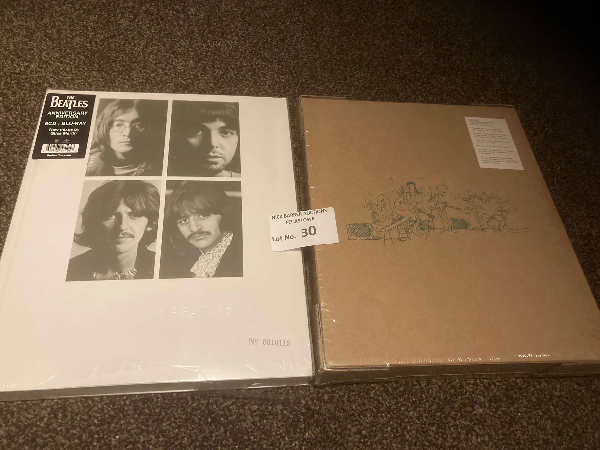 Records : BEATLES - Anniv Edition box set CD - No.