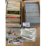 Postcards : 2 boxes of UK topo & USA many in sleev