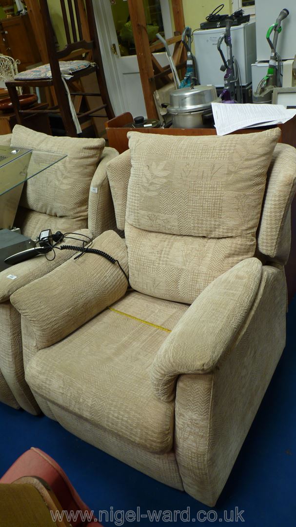 A beige three-seater settee and a matching electrically-adjusted arm-chair. - Image 3 of 6