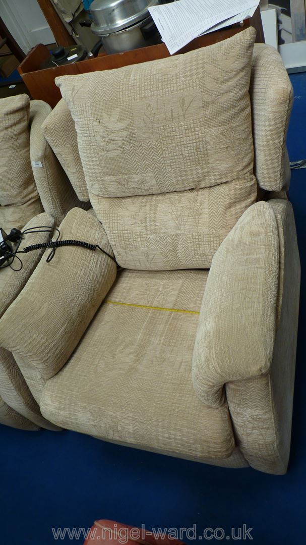 A beige three-seater settee and a matching electrically-adjusted arm-chair. - Image 2 of 6