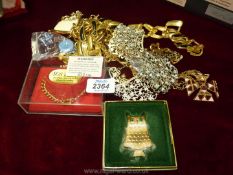 Miscellaneous chain and metal necklaces, bracelet, brooch etc.