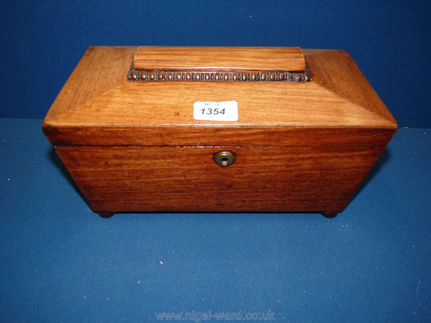 An Oak sarcophagus Tea Caddy with beaded detail to edge, two compartments, 12" x 6 1/2". - Image 3 of 4