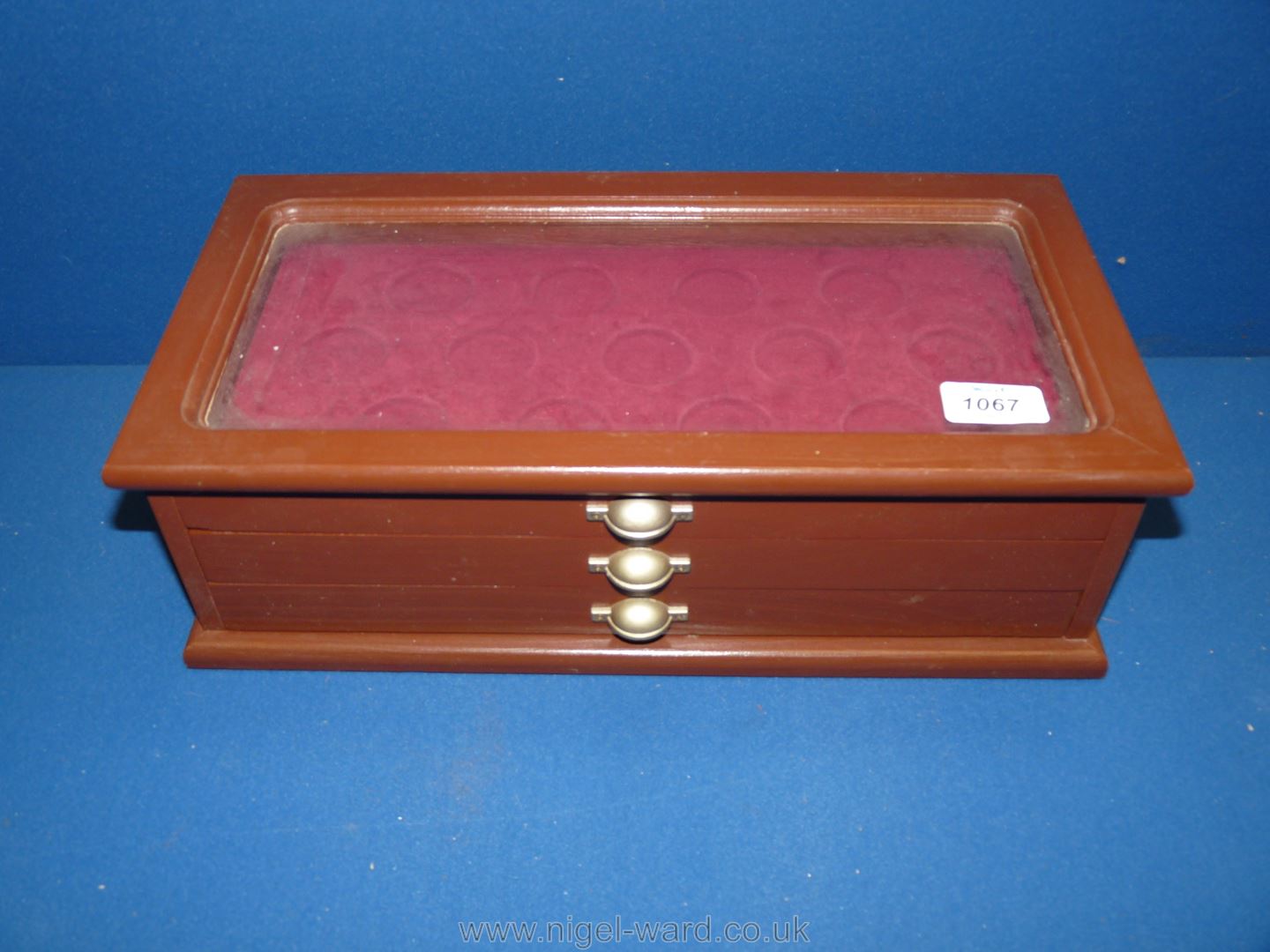 An individual coin Tray/box with three drawers, 15" x 4 1/2" x 7 1/2". - Image 2 of 2