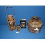 A railway carriage lamp, a railway storm lamp (distressed), oil lamp base, etc.