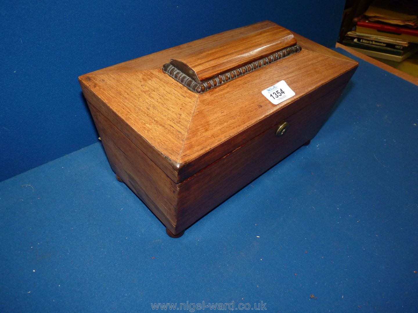 An Oak sarcophagus Tea Caddy with beaded detail to edge, two compartments, 12" x 6 1/2". - Image 4 of 4