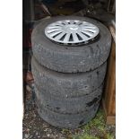 Four Apollo 195/65R15911 tyres on steel rims.