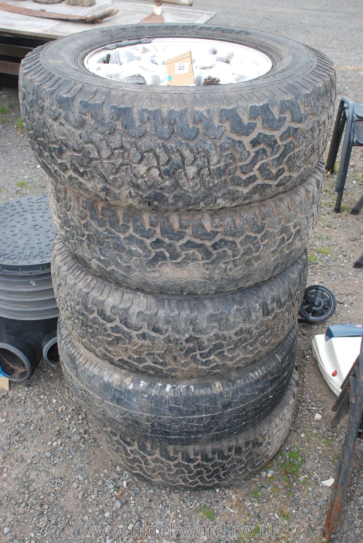 Five 255/70 R17 off road Tyres on alloy wheels with six stud rims, (off Mitisbushi).