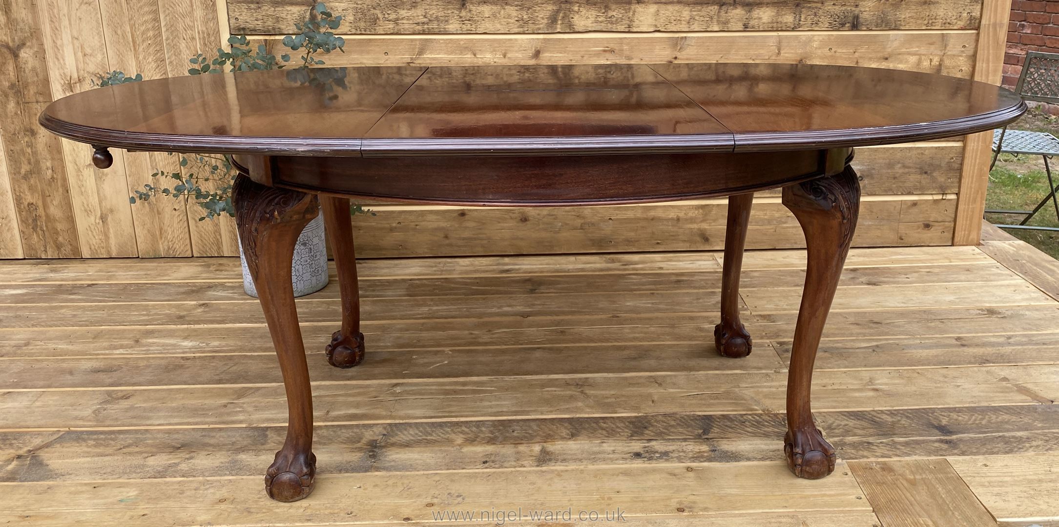 A Victorian mahogany extending dining table, ball and claw feet, 79" x 43" wide. - Image 9 of 9