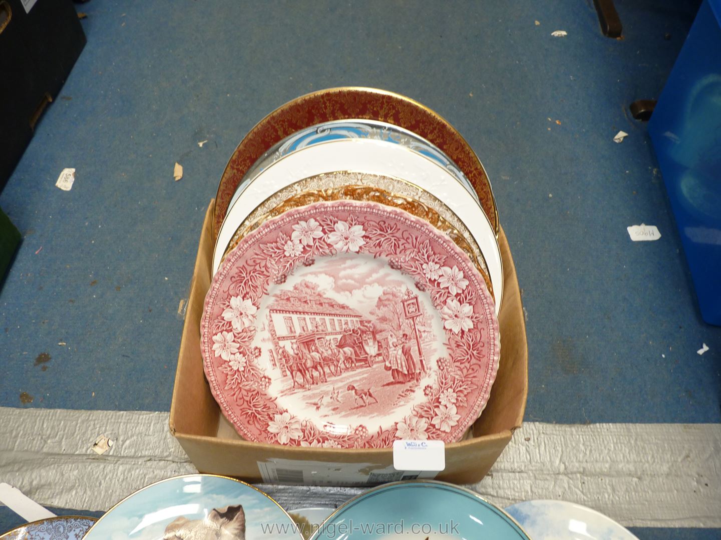 A quantity of plates including Coalport and Wedgwood display plates, etc. - Image 3 of 3