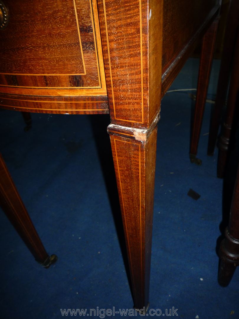 A lovely circa 1900 serpentine fronted Writing Table in Mahogany and other wood with light and - Image 2 of 3