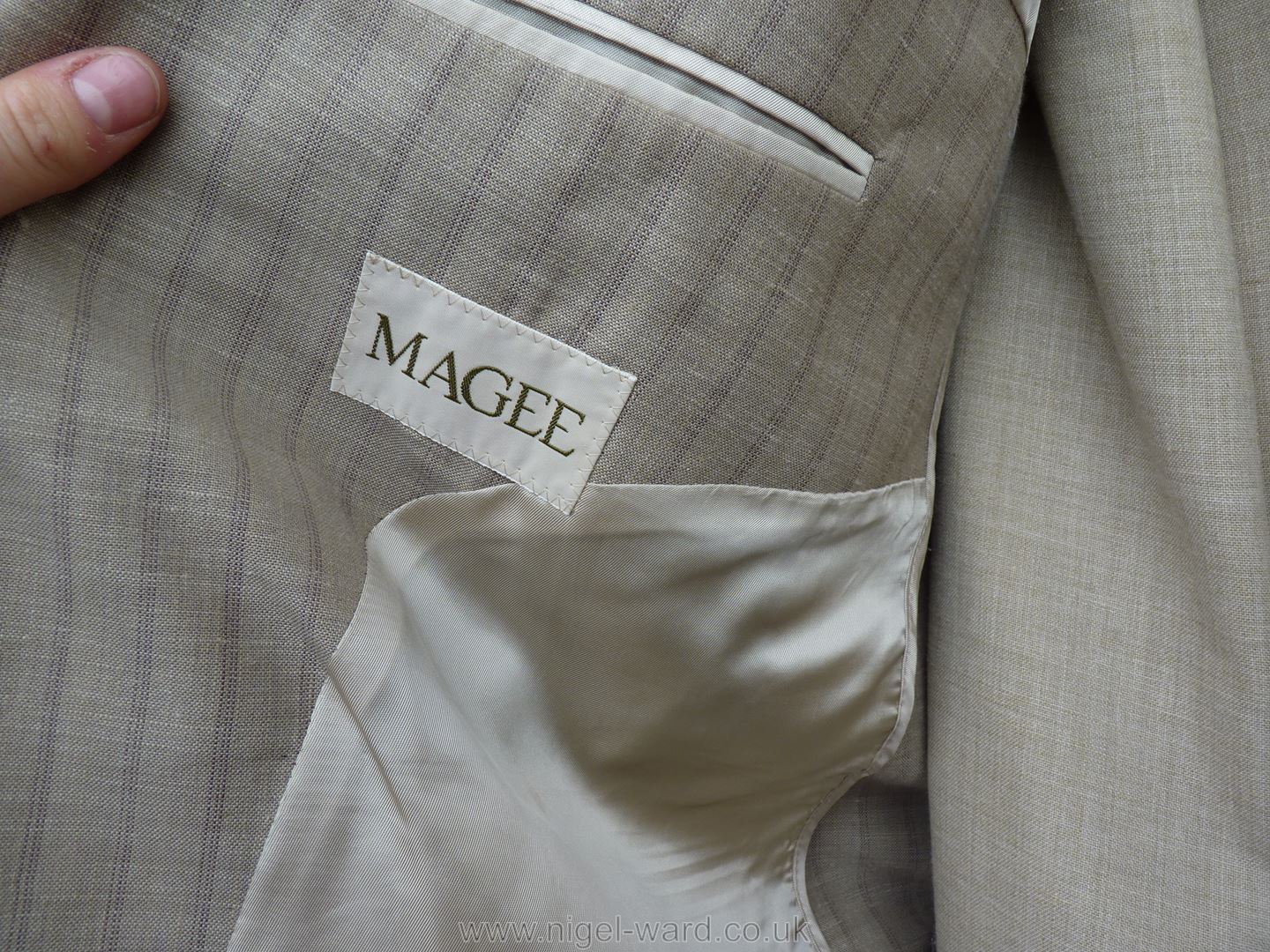 A gent's Magee summer weight cream linen/wool blend Jacket and a Brook Taverner lightweight Suit in - Image 2 of 4