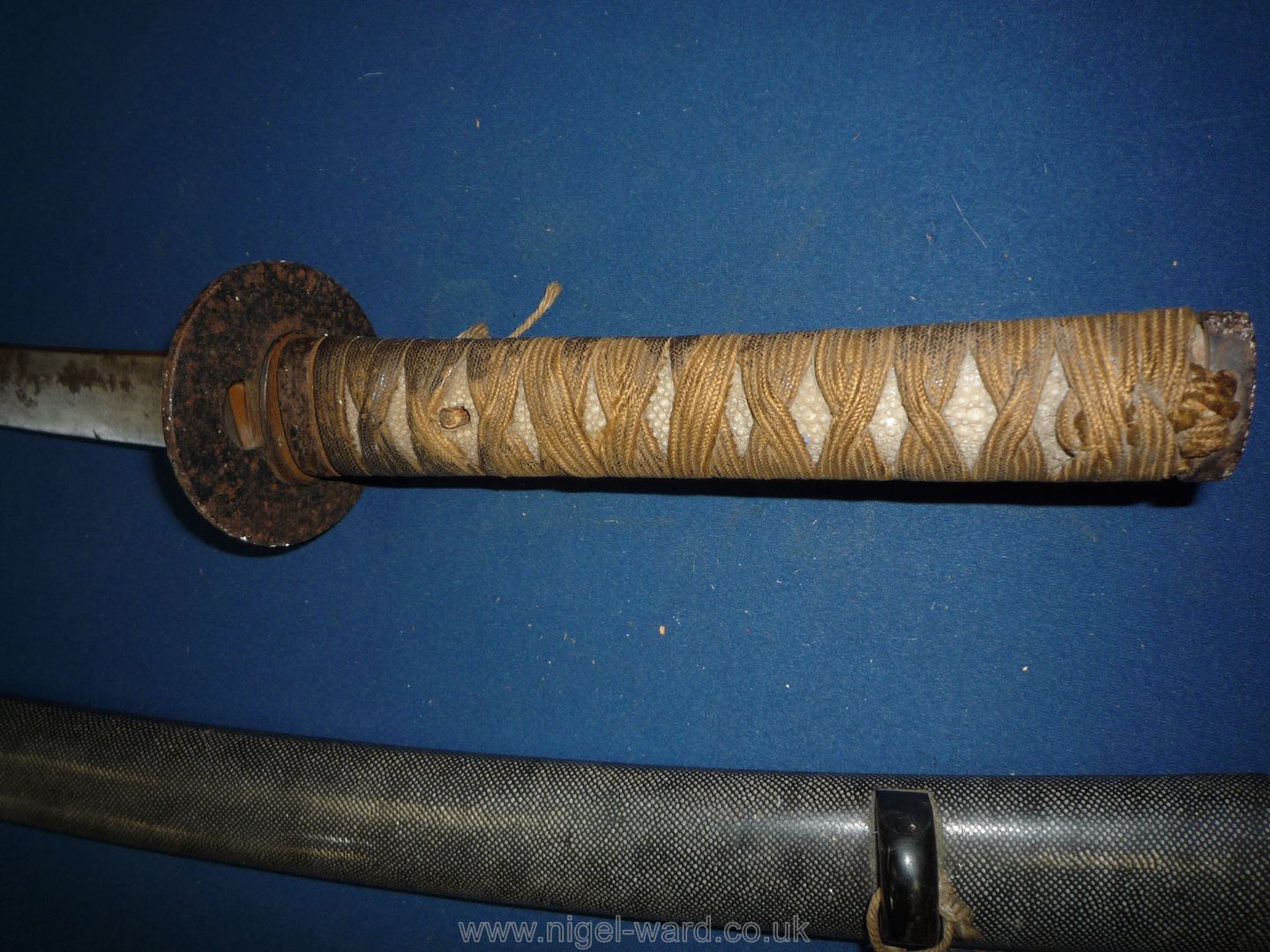 A remarkably sharp edged Samurai Sword/Katana, the blade rust marked, - Image 5 of 22