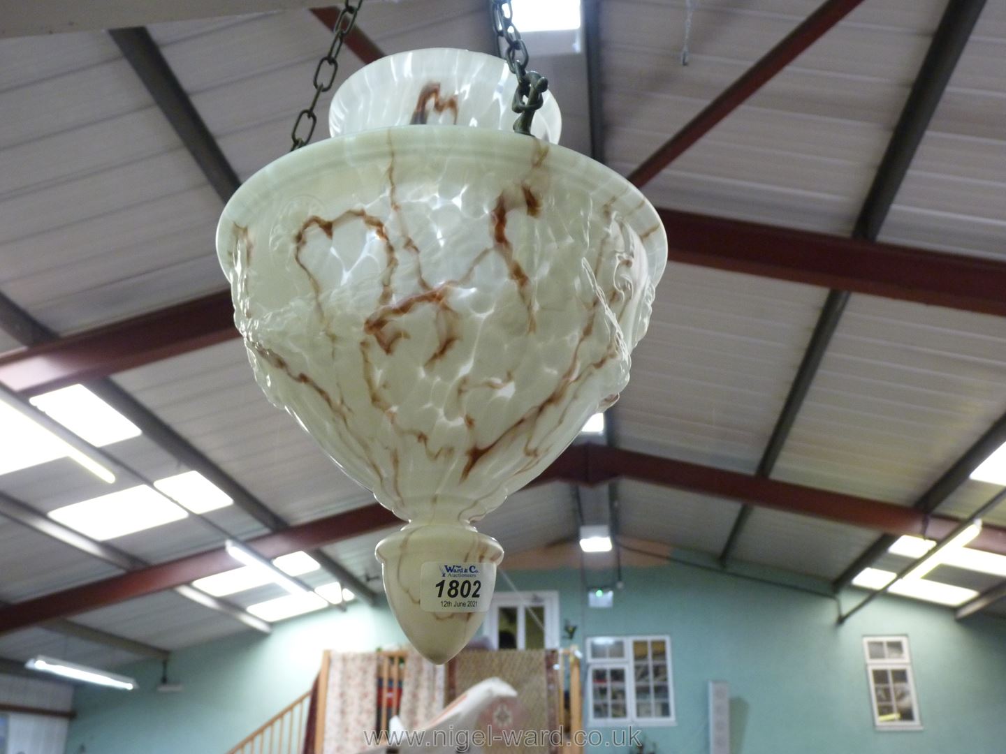 A hanging glass lamp shade in brown and white mottled tones with embossed rope decoration. - Image 2 of 4