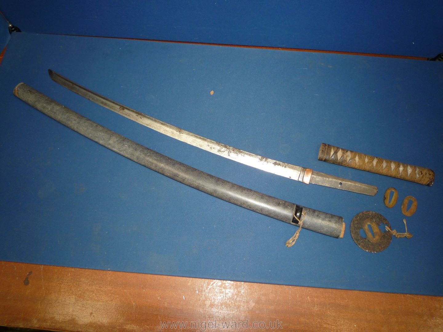 A remarkably sharp edged Samurai Sword/Katana, the blade rust marked, - Image 22 of 22