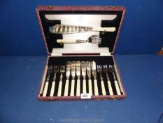 A boxed set of Walker & Hall plated fish eaters and servers.